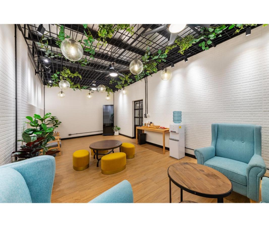 Siam Subway Hostel And Cafe Bangkok Eksteriør bilde